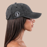 كاب أبجد أسود